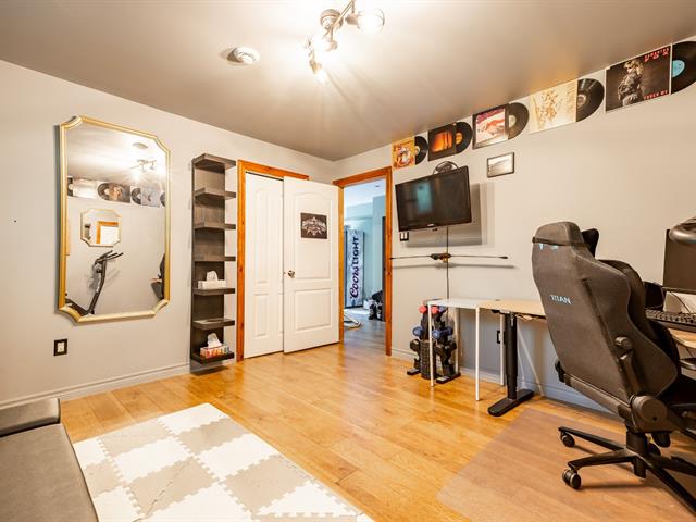 Maison à étages vendu, Saint-Colomban