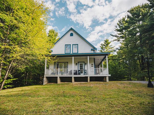 Maison à étages vendu, Saint-Colomban