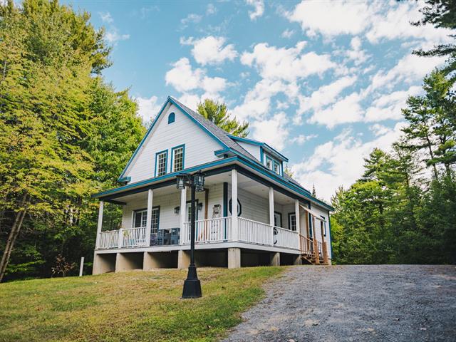 Maison à étages vendu, Saint-Colomban