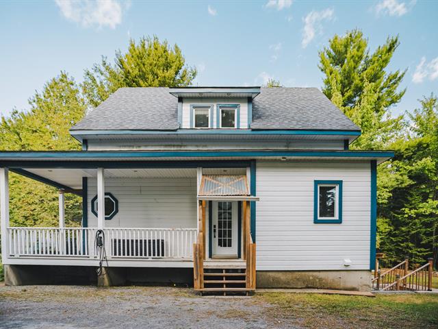 Maison à étages vendu, Saint-Colomban