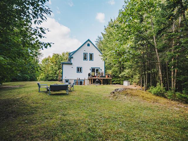 Maison à étages vendu, Saint-Colomban