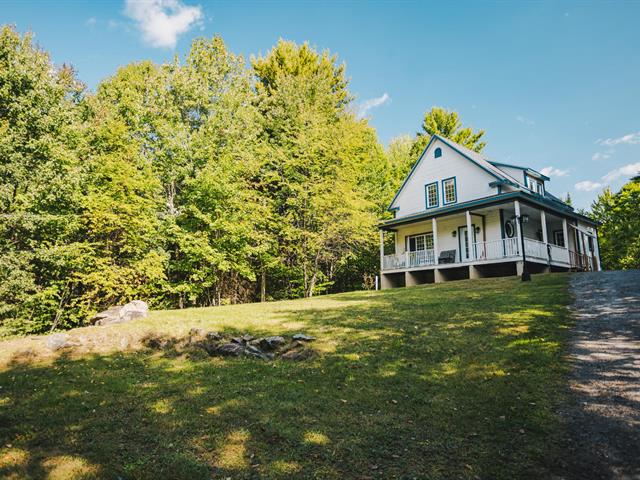 Maison à étages vendu, Saint-Colomban