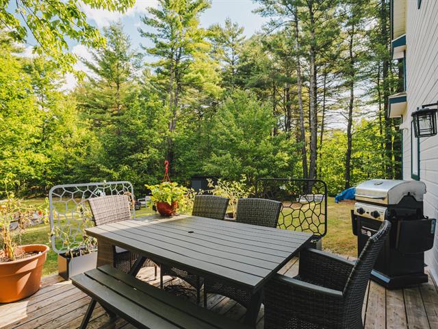 Maison à étages vendu, Saint-Colomban