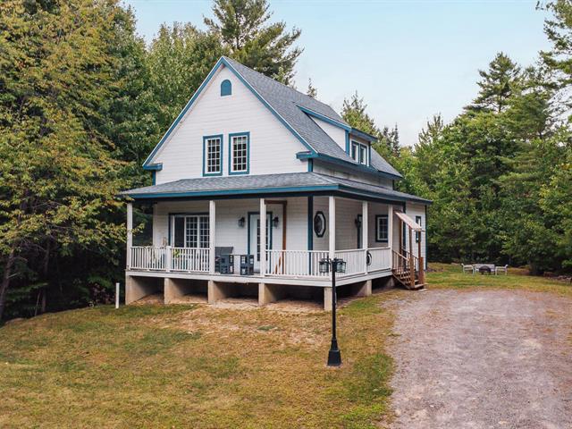 Maison à étages vendu, Saint-Colomban