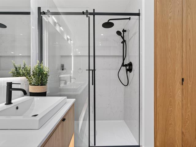Ensuite bathroom