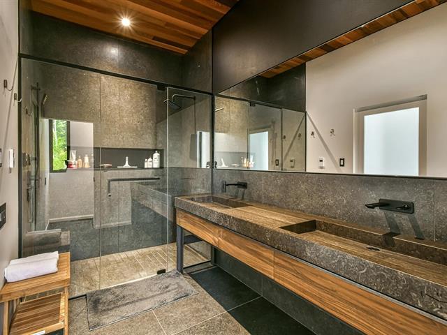 Salle de bains attenante à la CCP