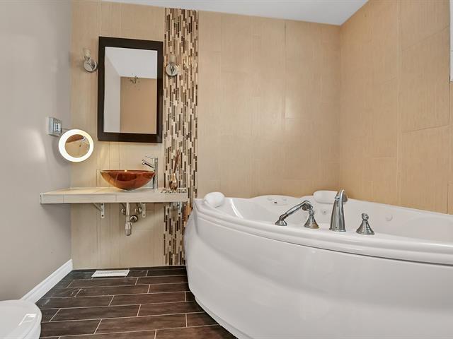 Ensuite bathroom