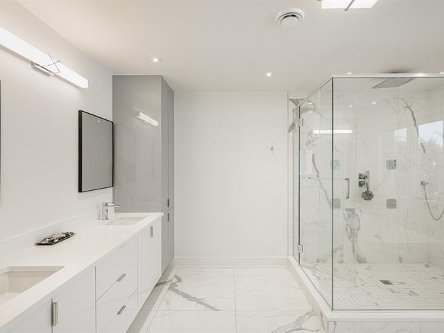 Ensuite bathroom