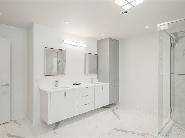 Ensuite bathroom