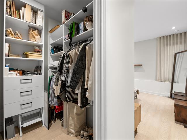 Walk-in closet