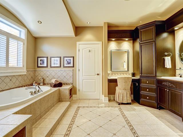 Ensuite bathroom