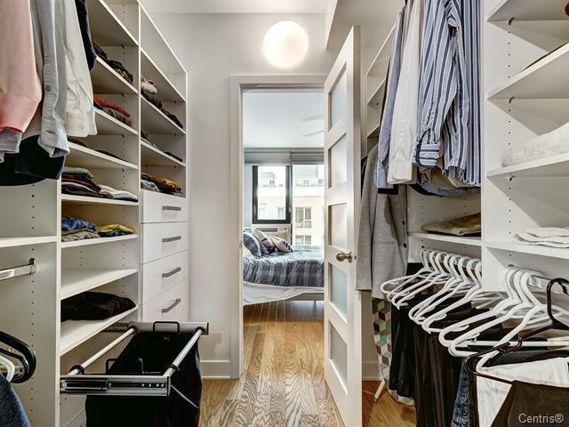 Walk-in closet