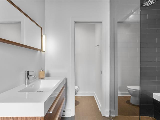 Ensuite bathroom