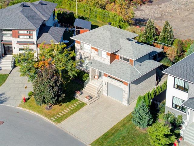 Maison à étages à vendre, La Prairie