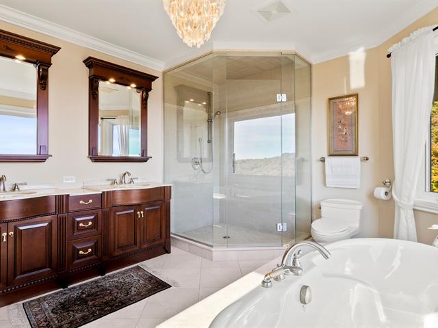 Ensuite bathroom