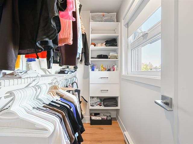 Walk-in closet