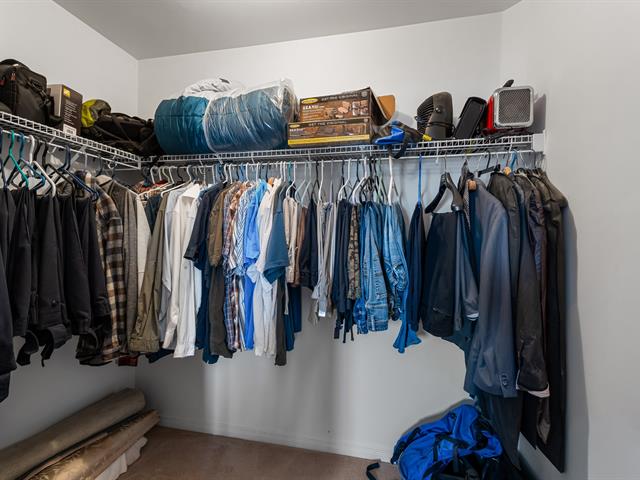Walk-in closet