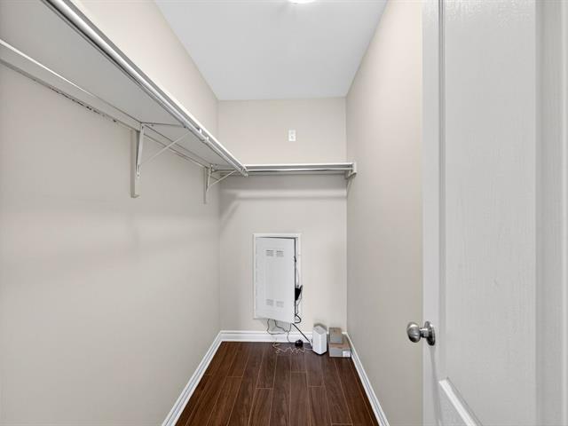 Walk-in closet