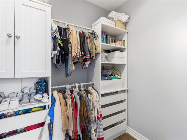 Walk-in closet