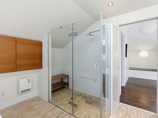Salle de bains attenante à la CCP