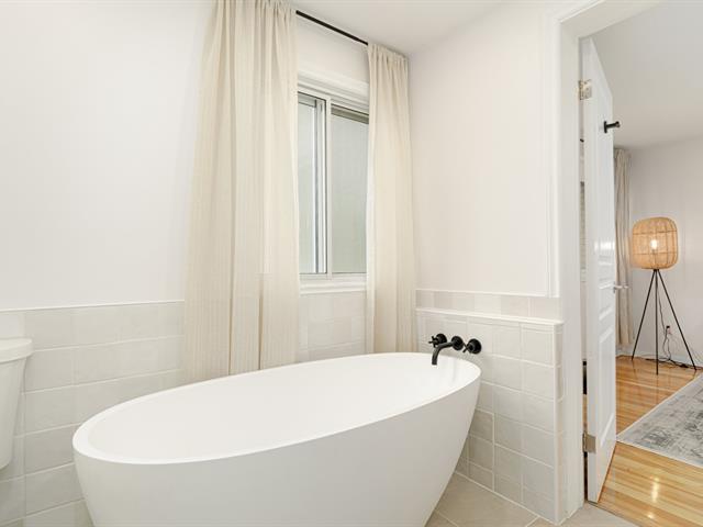 Salle de bains attenante à la CCP