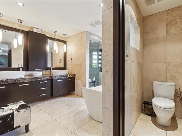 Ensuite bathroom