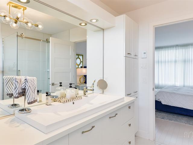 Ensuite bathroom