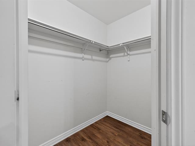 Walk-in closet