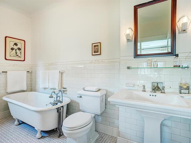 Salle de bains attenante à la CCP
