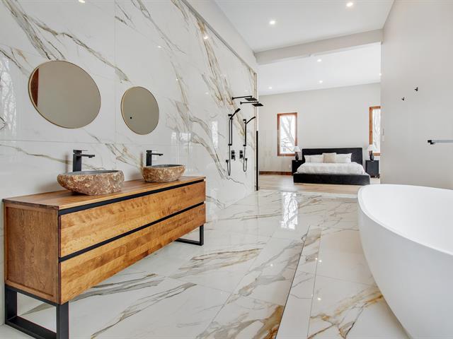 Ensuite bathroom