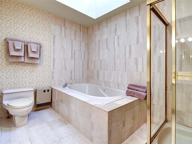 Ensuite bathroom