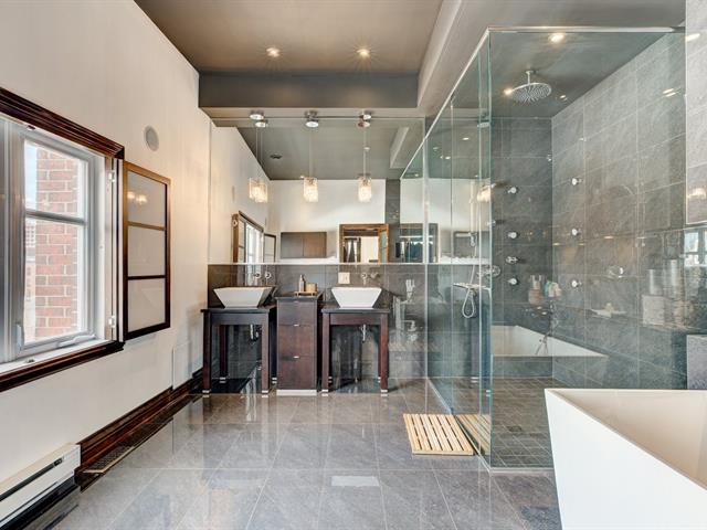 Salle de bains attenante à la CCP