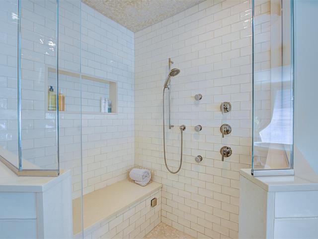 Salle de bains attenante à la CCP