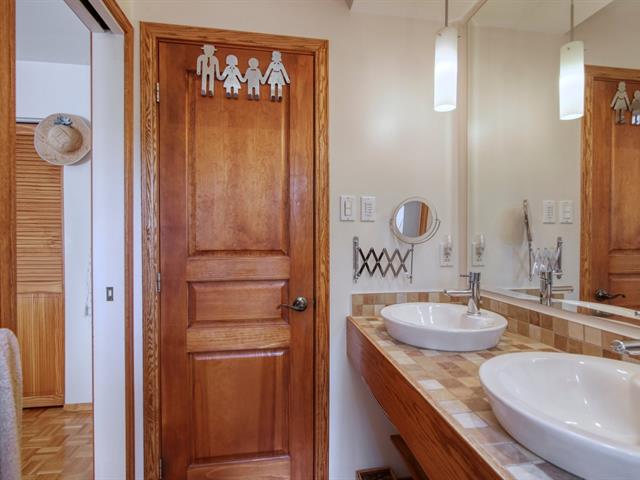 Salle de bains attenante à la CCP
