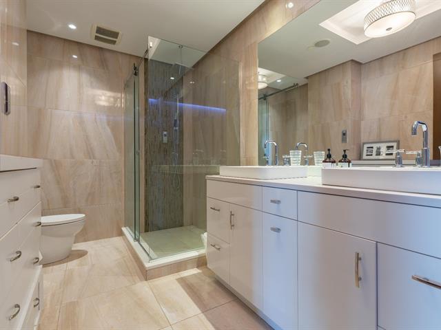 Salle de bains attenante à la CCP
