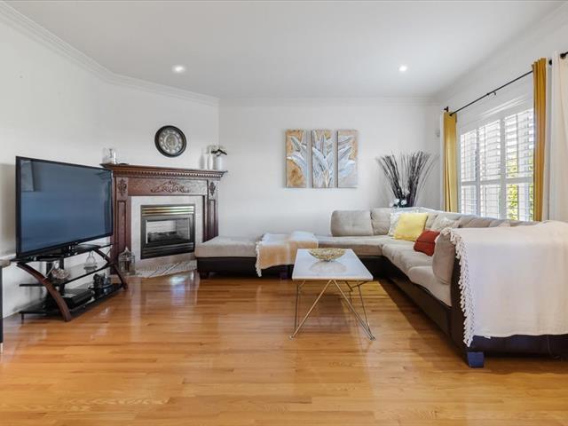 Maison à étages vendu, Laval (Sainte-Dorothée)