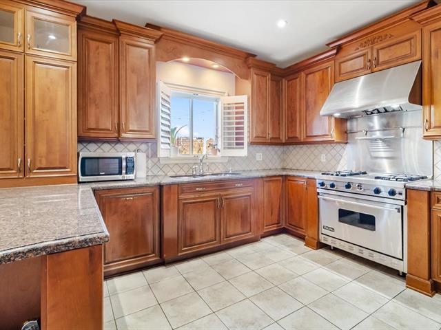 Maison à étages vendu, Laval (Sainte-Dorothée)