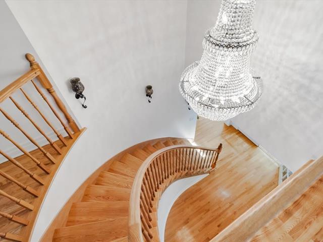 Maison à étages vendu, Laval (Sainte-Dorothée)