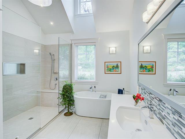 Salle de bains attenante à la CCP