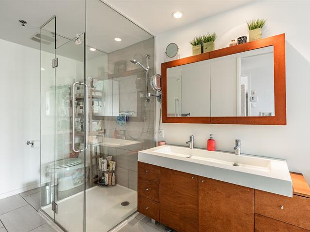 Ensuite bathroom