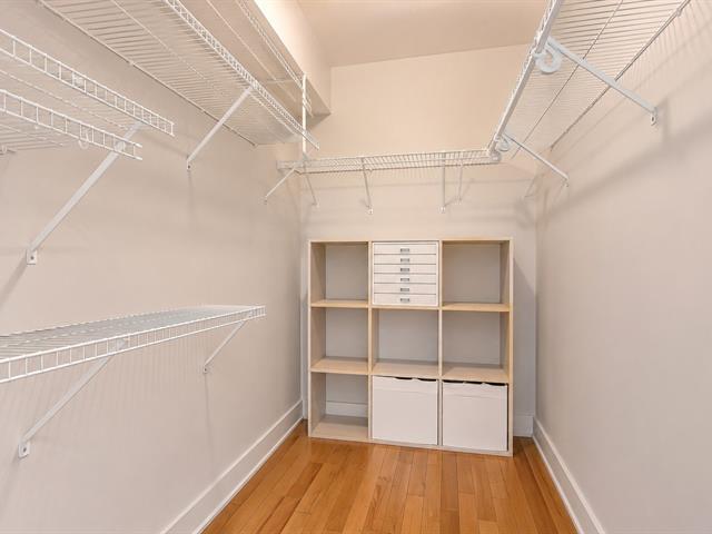 Walk-in closet