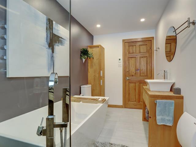 Ensuite bathroom