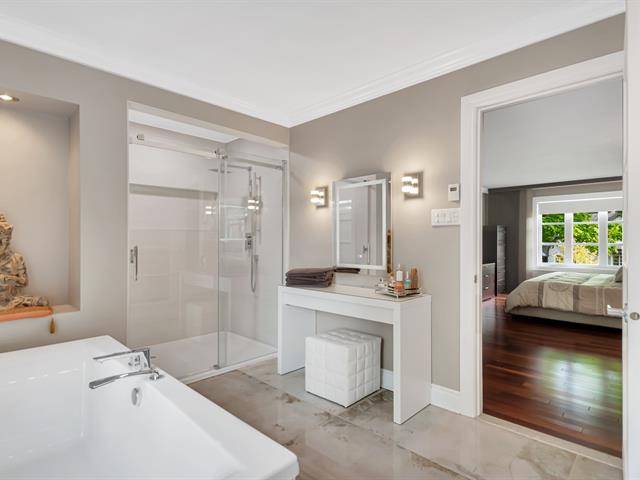 Salle de bains attenante à la CCP