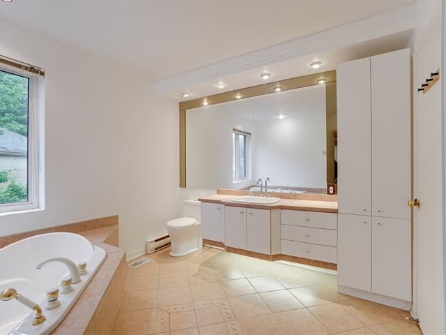 Ensuite bathroom