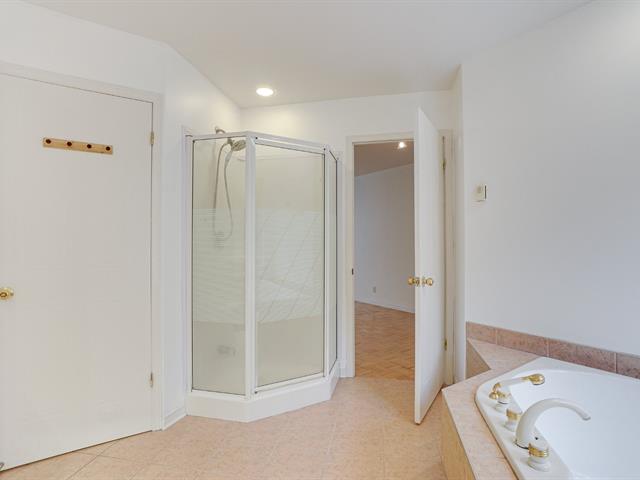Ensuite bathroom