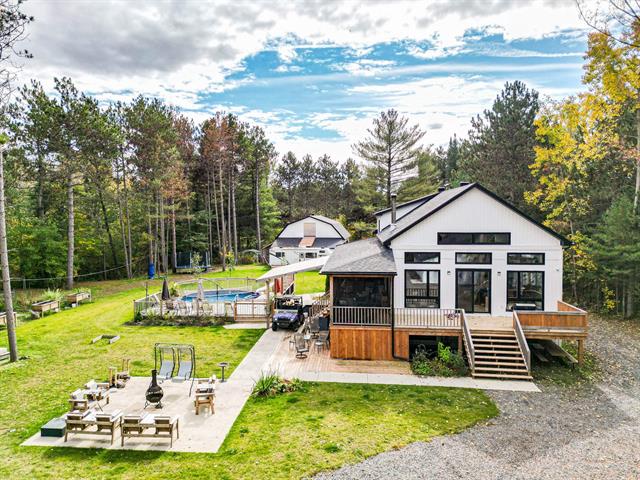 Maison à étages à vendre, Saint-Lin/Laurentides