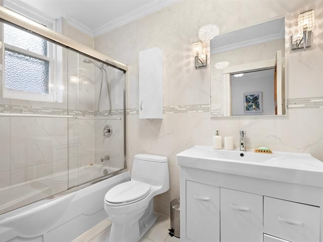 Ensuite bathroom