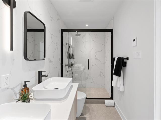Ensuite bathroom
