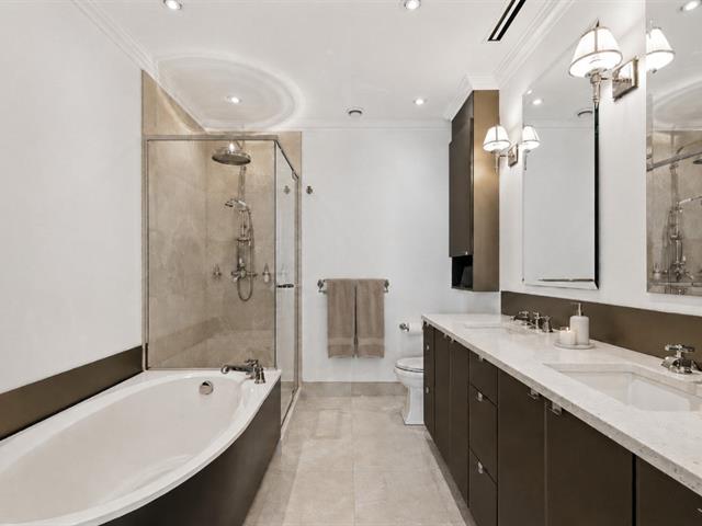 Salle de bains attenante à la CCP