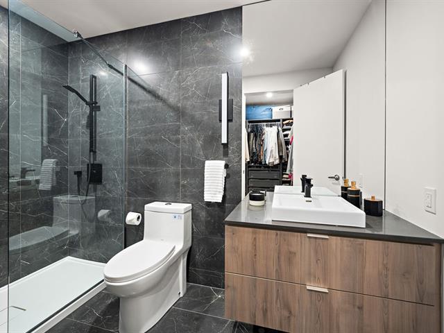 Ensuite bathroom